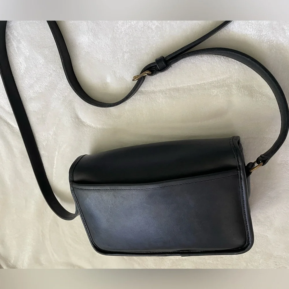 Genuine Vintage COACH Leather Purse - Picture 8 of 15